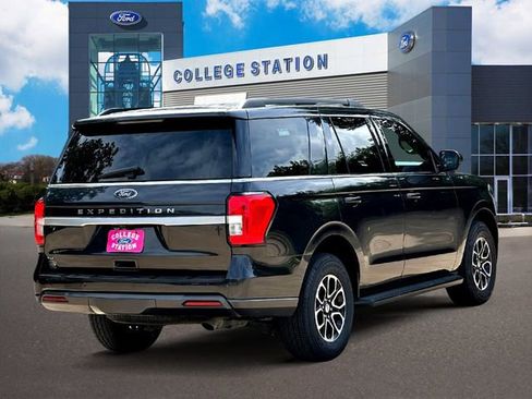 Used 2022 Ford Expedition XLT RWD image 4