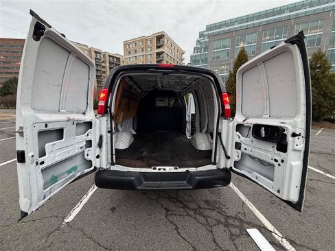 Used 2021 Chevrolet Express 2500 w/ Driver Convenience Package RWD image 20