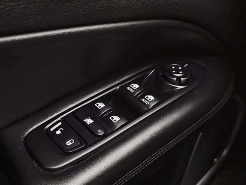 Used 2021 Jeep Compass Latitude w/ Sun and Sound Group FWD image 26