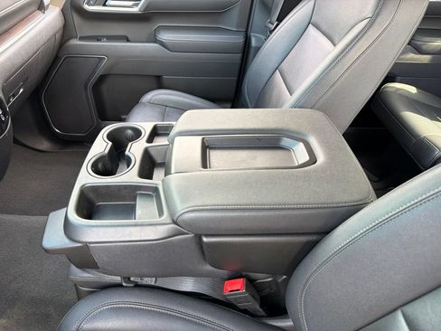 Used 2025 GMC Sierra 1500 SLT RWD image 18