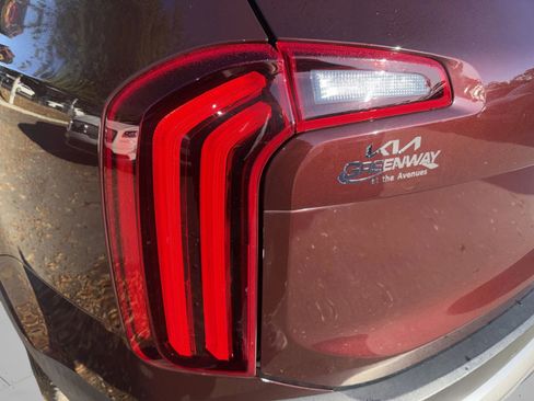 Used 2022 Kia Telluride SX image 7