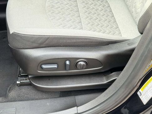 Used 2022 Chevrolet Equinox LT w/ LPO, Cargo Package image 22