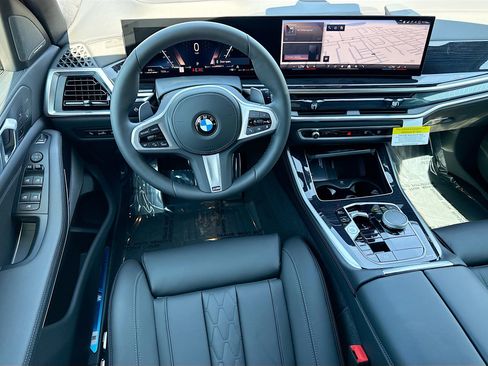 New 2026 BMW X5 xDrive40i w/ M Sport Package AWD/4WD image 17