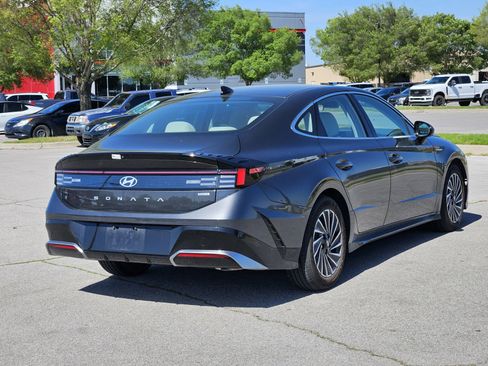 Certified 2025 Hyundai Sonata SEL FWD image 4