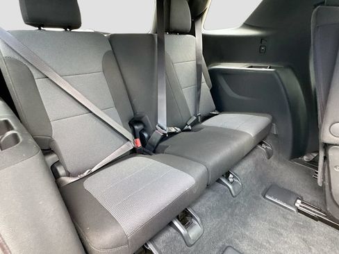Used 2023 Chevrolet Traverse LT FWD image 26