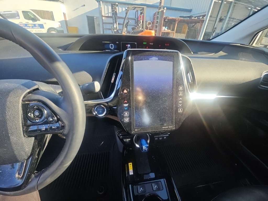 Used 2022 Toyota Prius Prime XLE FWD image 14