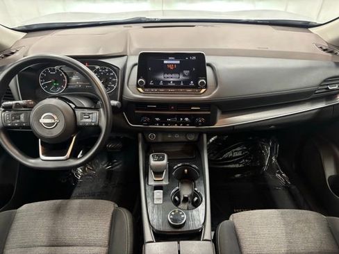 Used 2023 Nissan Rogue SV image 4