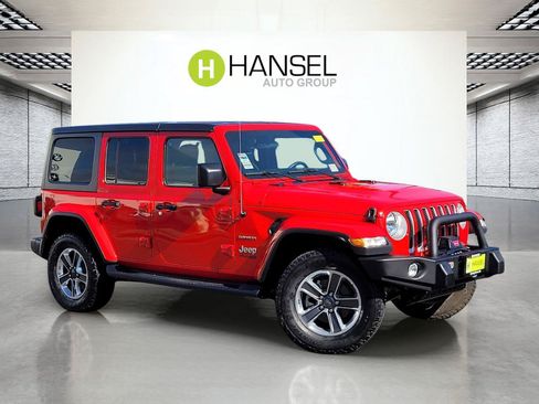 Used 2018 Jeep Wrangler Unlimited Sahara w/ Cold Weather Group AWD/4WD image 1