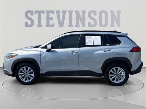 Certified 2022 Toyota Corolla Cross LE w/ Black Badges Package (TMS) AWD/4WD image 2