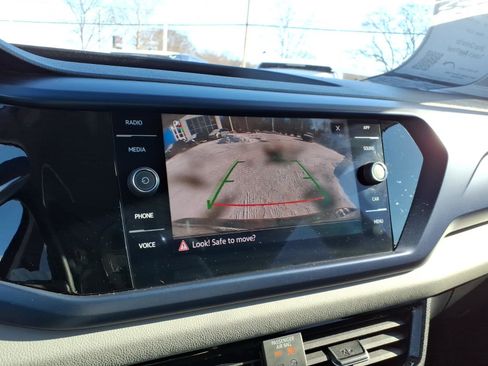 Used 2023 Volkswagen Taos SE image 19