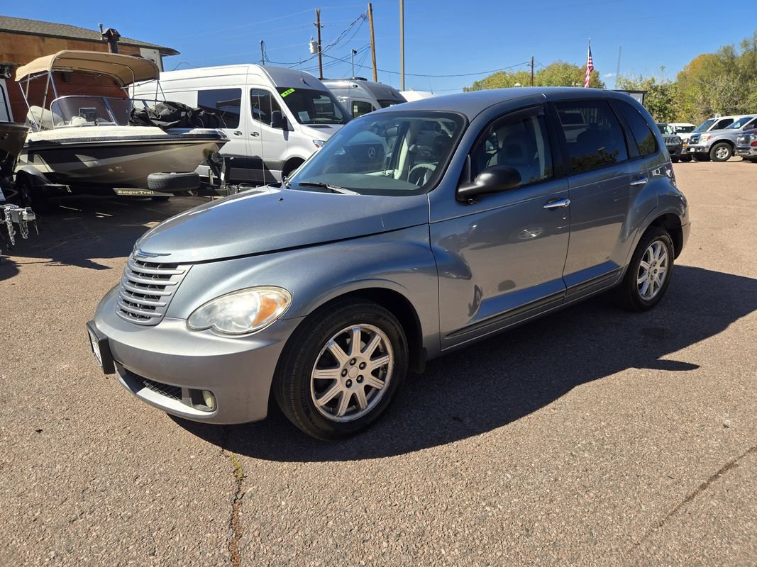 Used 2009 Chrysler PT Cruiser Touring FWD image 4
