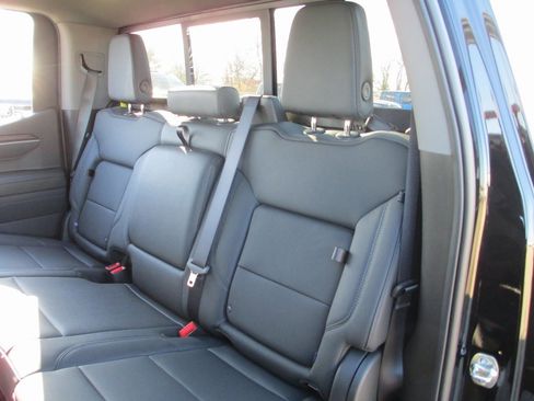 New 2026 GMC Sierra 1500 SLT w/ SLT Convenience Package image 15