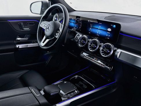 Certified 2023 Mercedes-Benz GLB 250 image 17