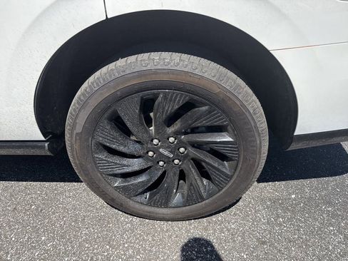 Used 2025 Lincoln Navigator Reserve w/ Jet Appearance Package image 16