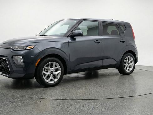 Used 2025 Kia Soul LX w/ LX Technology Package image 3