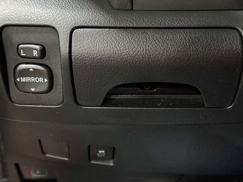 Used 2011 Toyota Camry image 17