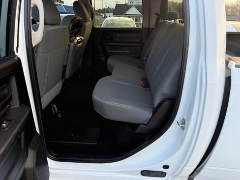 Used 2017 RAM 1500 Express image 10