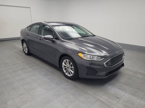 Used 2020 Ford Fusion SE image 13