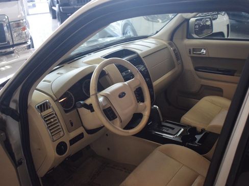 Used 2010 Ford Escape Limited image 44