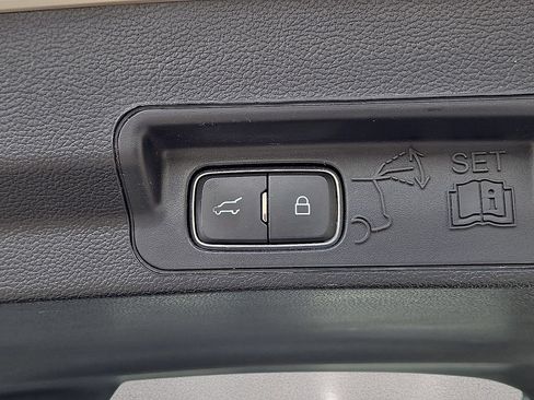 Used 2020 Ford Explorer Limited AWD/4WD image 15