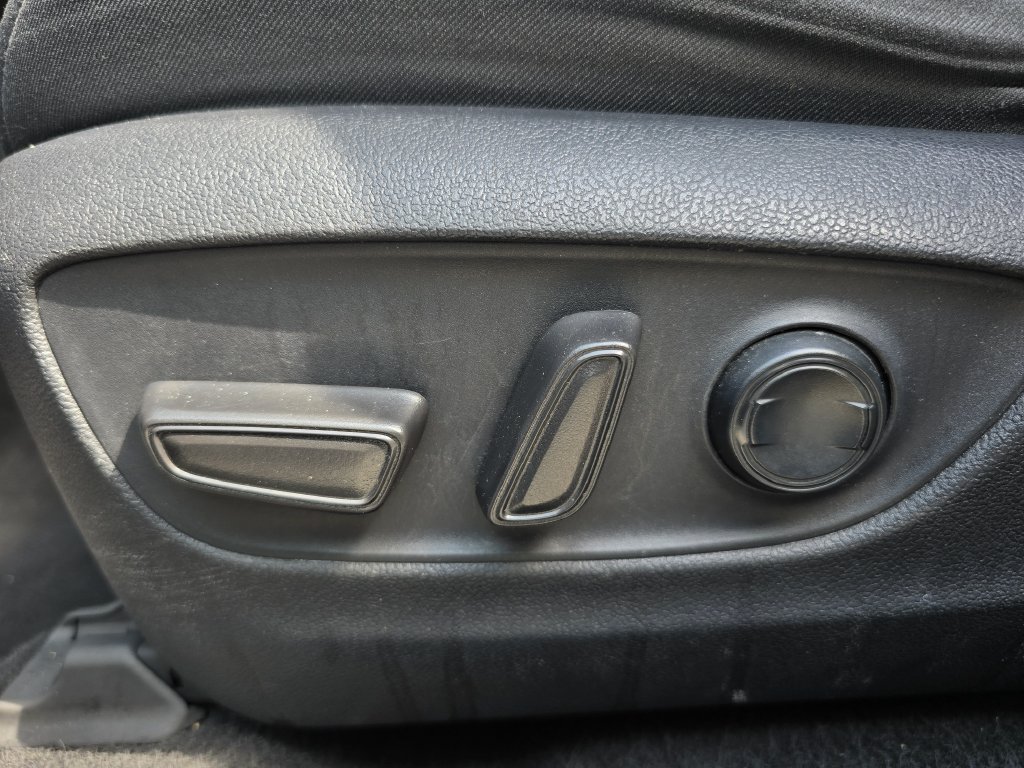 Used 2021 Toyota RAV4 XLE FWD image 19