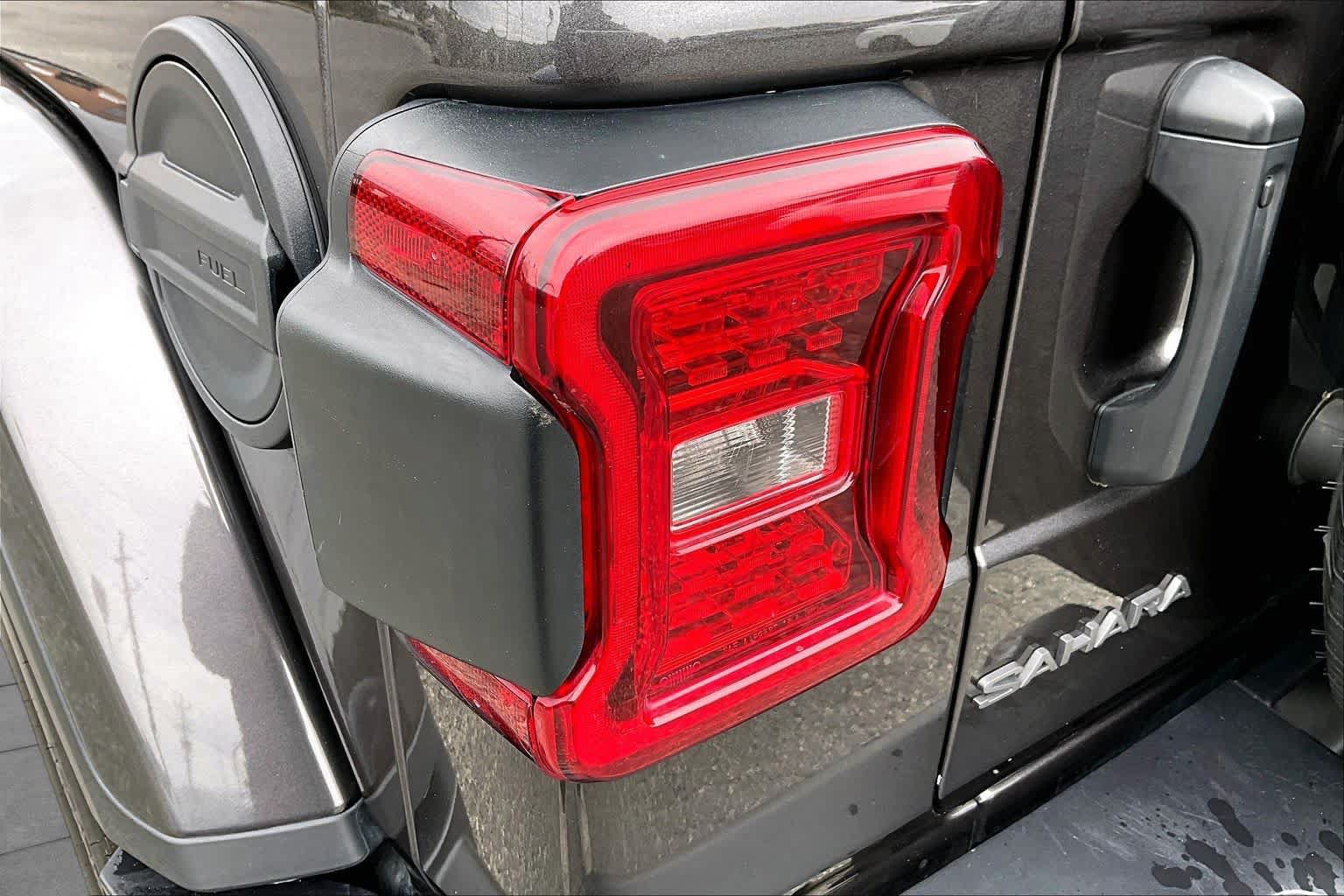 Used 2025 Jeep Wrangler Unlimited Sahara AWD/4WD image 29