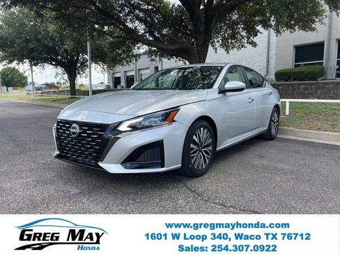 Used 2023 Nissan Altima 2.5 SV FWD image 3