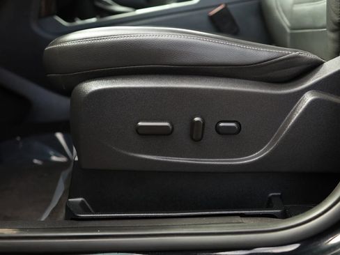 Used 2018 Ford Escape Titanium w/ Ford Safe & Smart Package FWD image 12