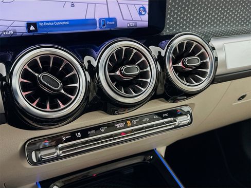 Certified 2025 Mercedes-Benz GLB 250 image 17