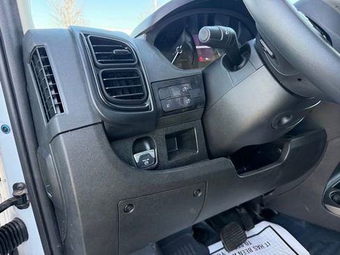 Used 2025 RAM ProMaster 2500 w/ Convenience Group image 24