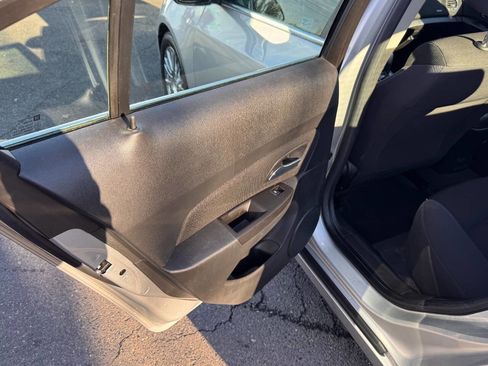 Used 2014 Chevrolet Cruze Eco image 19