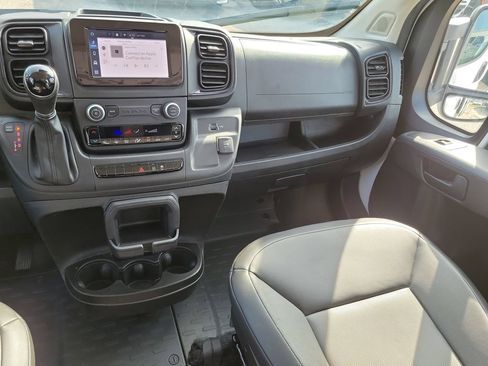 Used 2023 RAM ProMaster 2500 FWD image 12