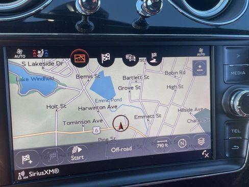 Used 2018 Bentley Bentayga W12 image 19