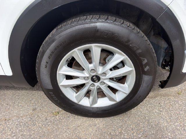 Used 2019 Kia Sorento AWD V6 image 28