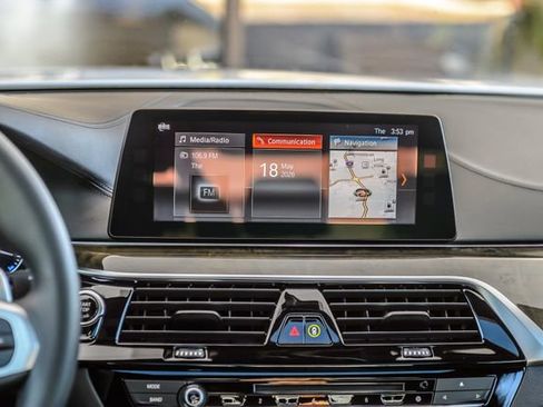 Used 2018 BMW 540i w/ M Sport Package RWD image 31