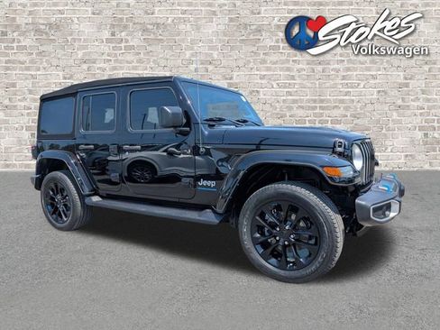 Used 2023 Jeep Wrangler Unlimited Sahara AWD/4WD image 2