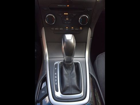 Used 2018 Ford Edge SEL FWD image 12