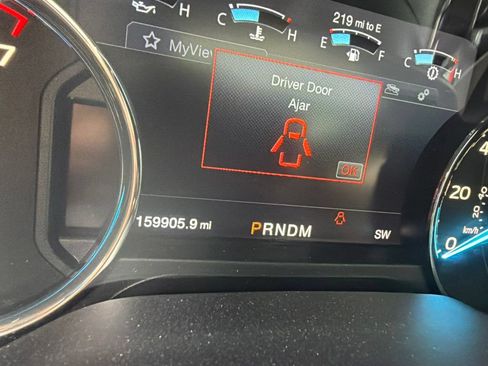 Used 2018 Ford F150 Lariat w/ Equipment Group 502A Luxury AWD/4WD image 3
