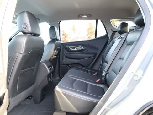 Used 2024 GMC Terrain SLT image 22
