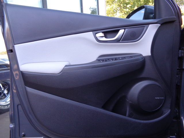 Used 2023 Hyundai Kona Limited AWD/4WD image 15