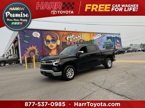Used 2022 Chevrolet Silverado 1500 LT AWD/4WD image 1