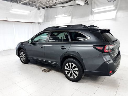 Used 2024 Subaru Outback Premium AWD/4WD image 3