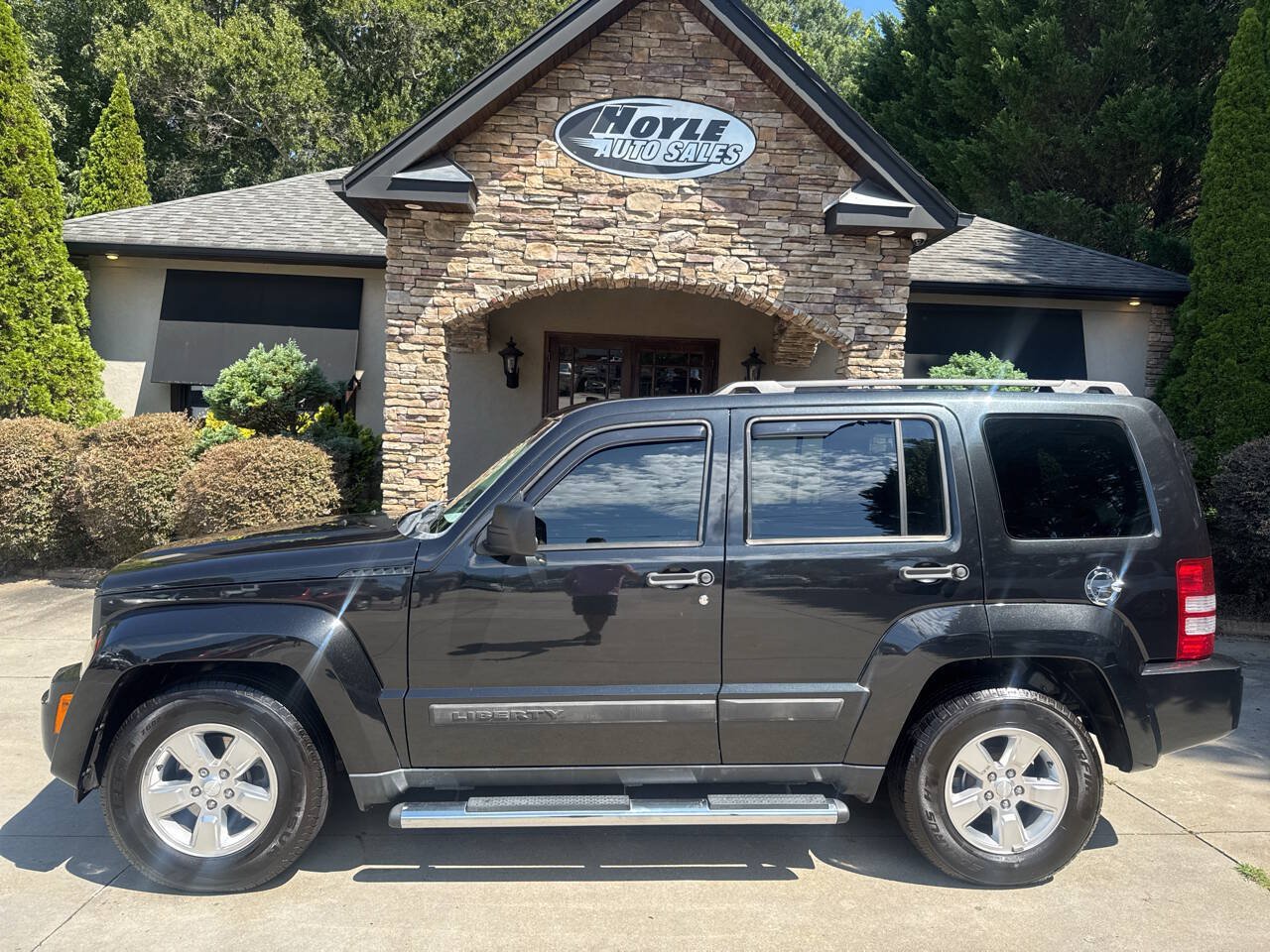 Used 2012 Jeep Liberty Sport w/ Popular Equipment Group RWD image 1