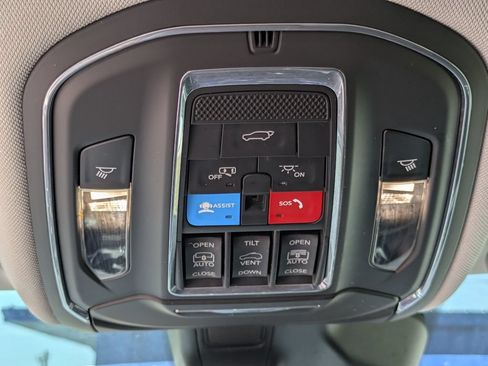 Used 2024 Jeep Grand Cherokee L Limited AWD/4WD image 48