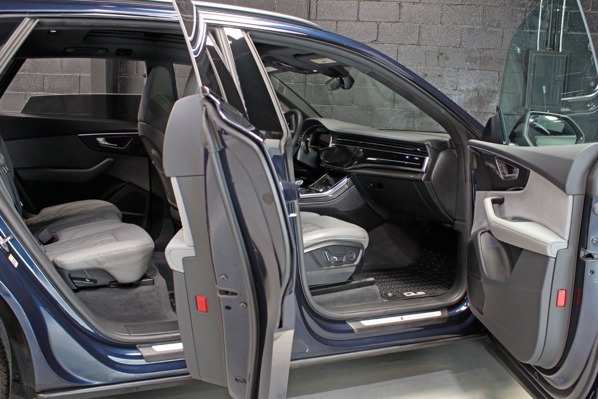 Used 2023 Audi SQ8 Premium Plus AWD/4WD image 26