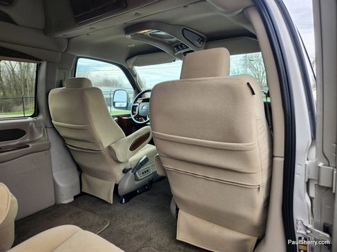 Used 2020 GMC Savana 2500 w/ Enhanced Convenience Package image 28