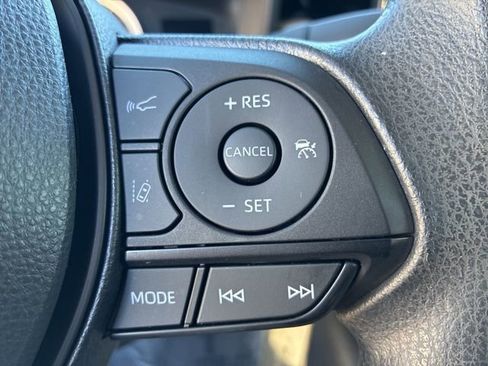 Used 2022 Toyota Corolla LE image 28