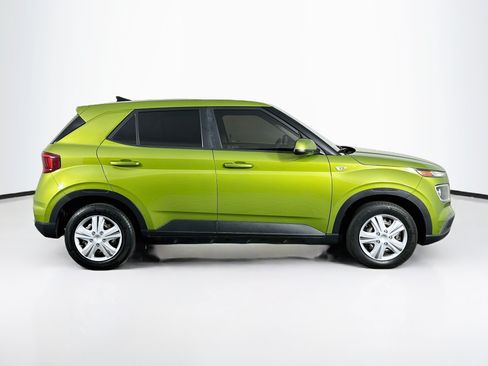 Used 2020 Hyundai Venue SE FWD image 10