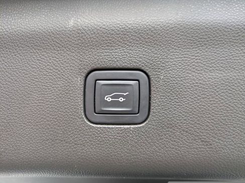 Used 2023 Buick Enclave Essence w/ Experience Buick Package image 17