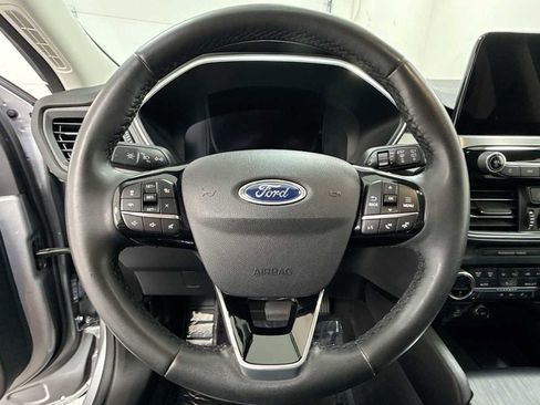 Used 2021 Ford Escape Titanium image 16